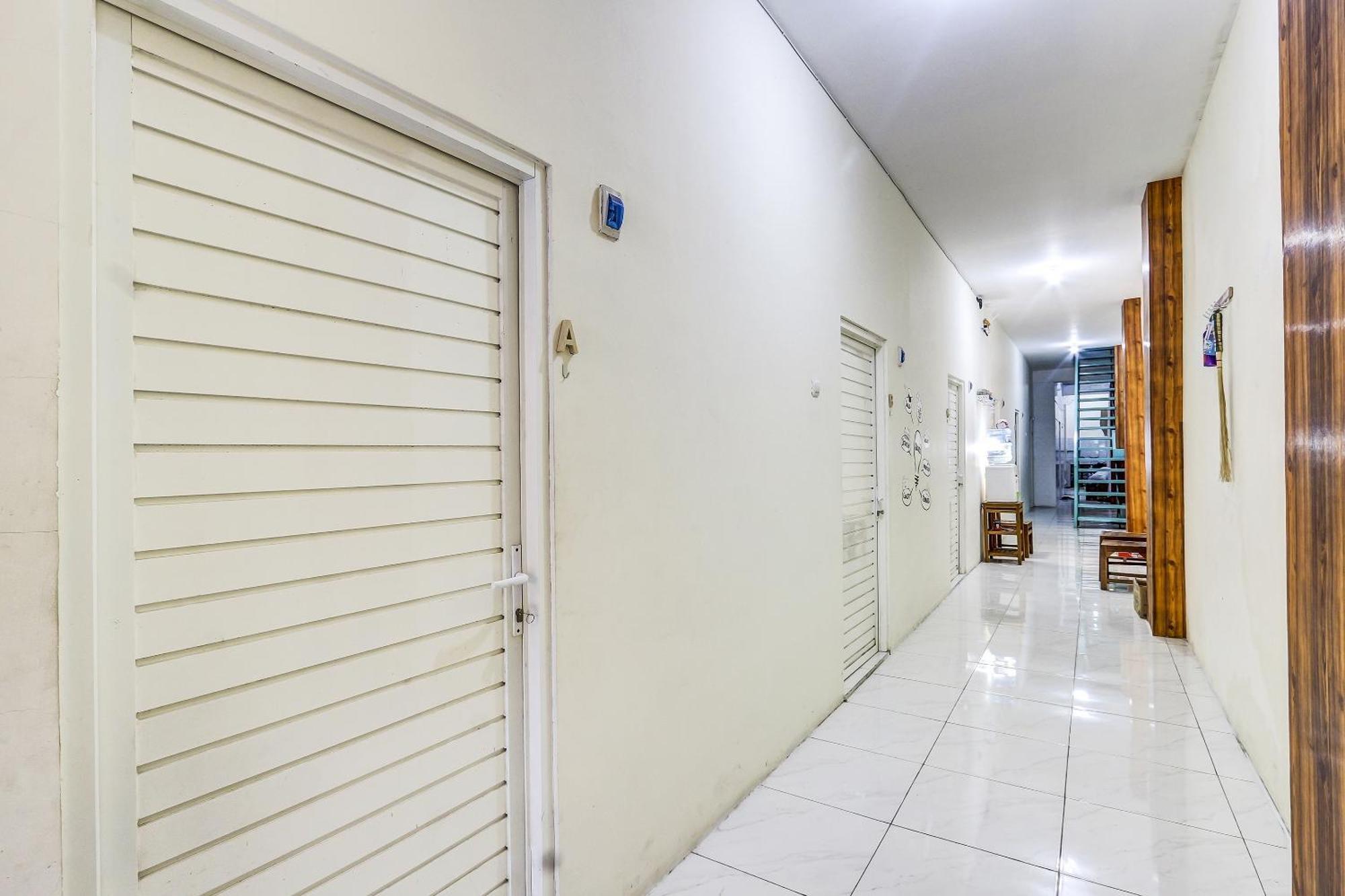 Spot On 90780 Gang Tengah Homestay Syariah スマラン エクステリア 写真