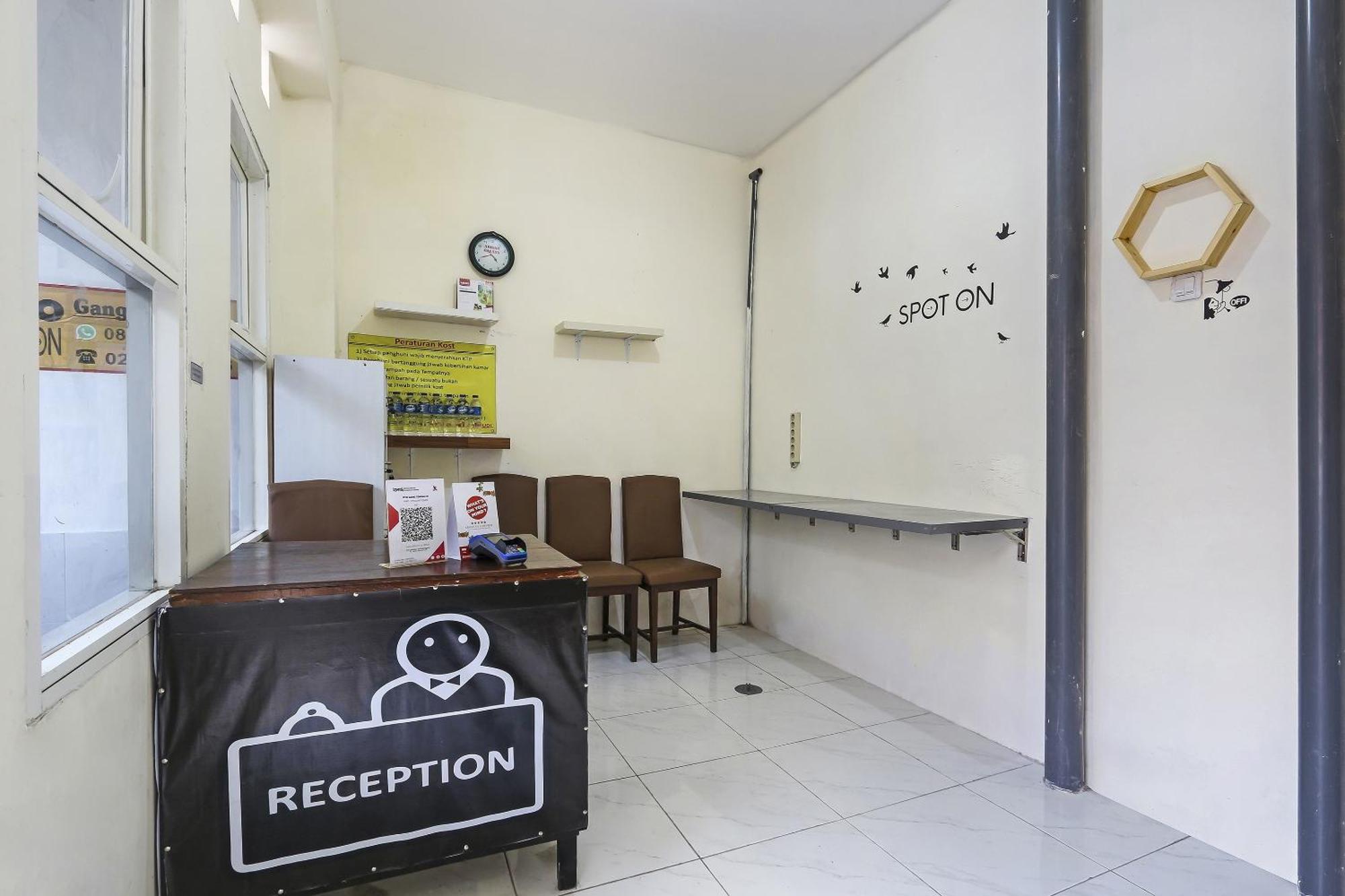 Spot On 90780 Gang Tengah Homestay Syariah スマラン エクステリア 写真