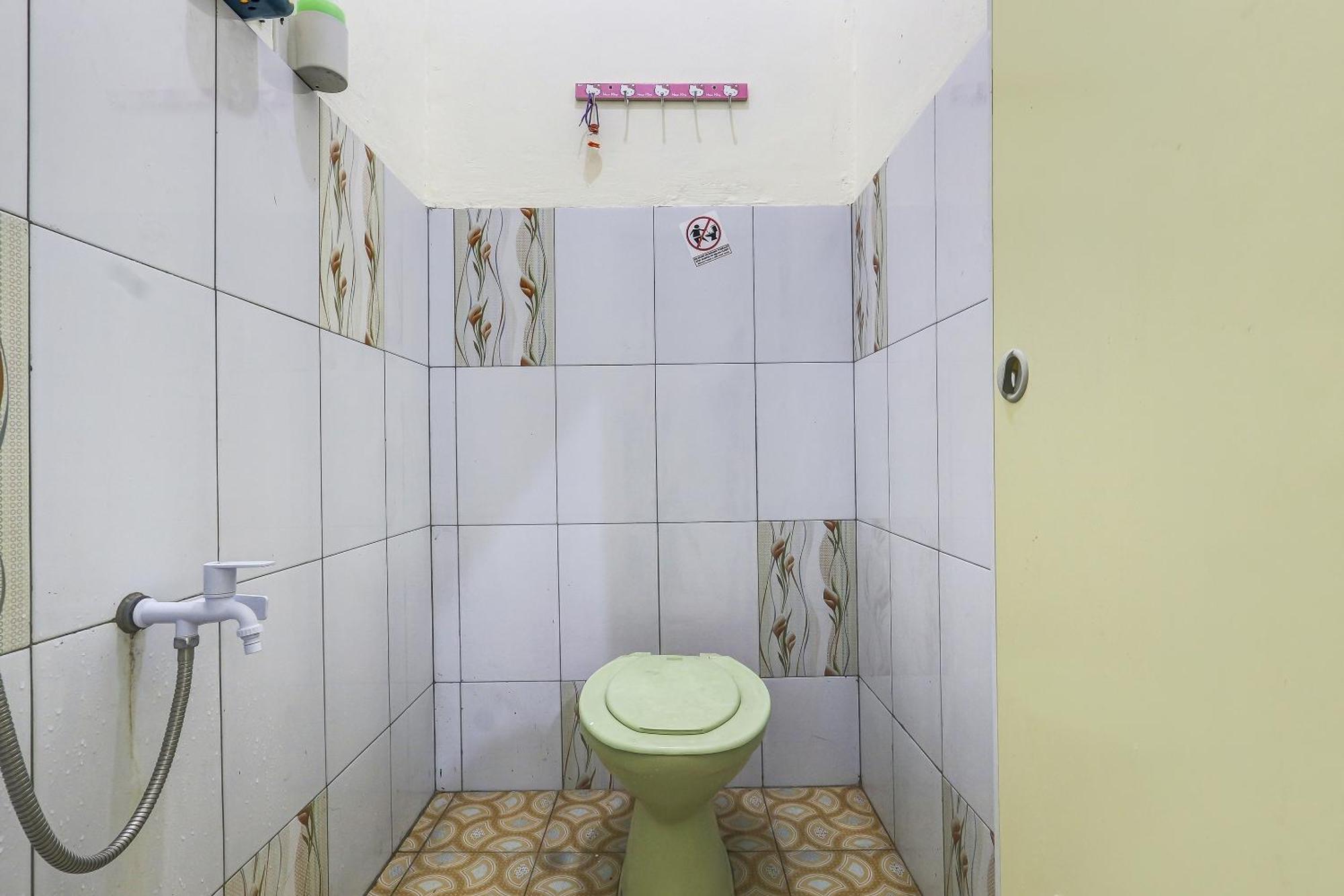 Spot On 90780 Gang Tengah Homestay Syariah スマラン エクステリア 写真
